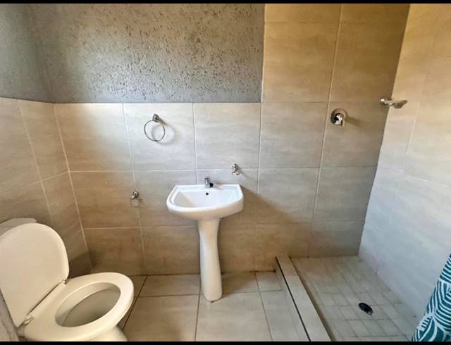 6 BEDROOM APARTMENT FOR SALE IN SOSHANGUVE PP
